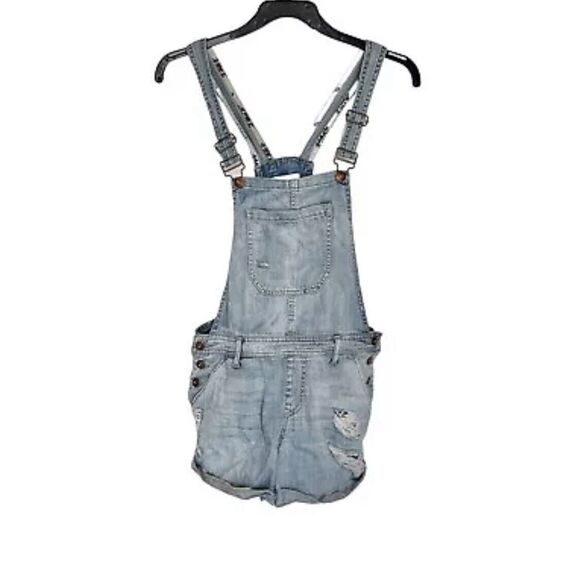 Forever 21 Womens Overall Shorts Size 29 Rolled Up Jean Light Wash Distressed - Picture 1 of 12